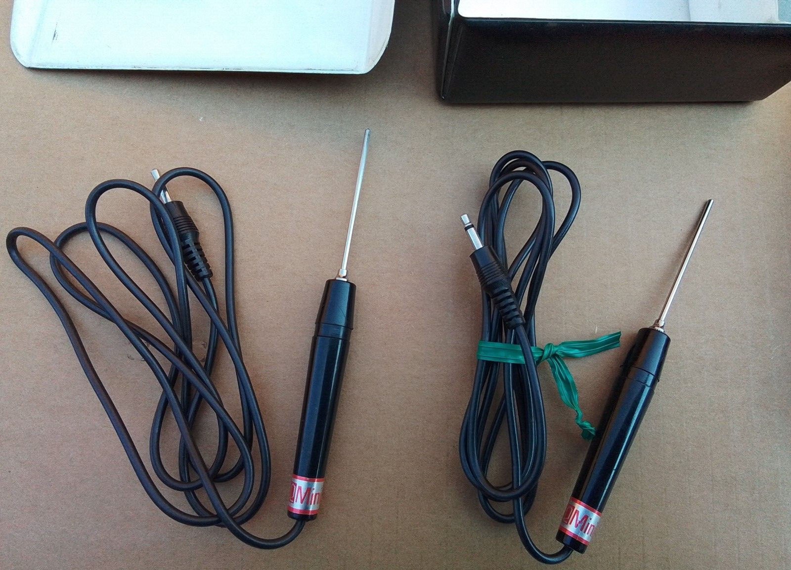 Syscon International Model 404 Thermistor Thermometer Case &Test Leads Vtg