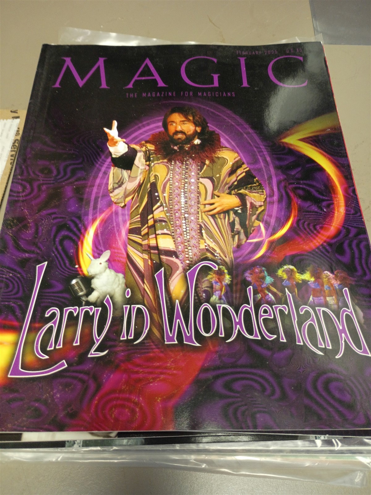 Larry in Wonderland Magic Magazine Issue February 2005 #11