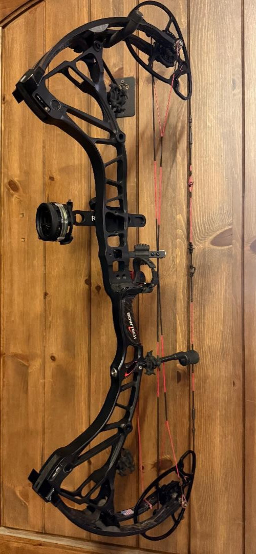 Nice Bowtech RPM 360 RH Bow Hunting Compound 50-60lb 26-30" Drop Away PACKAGE