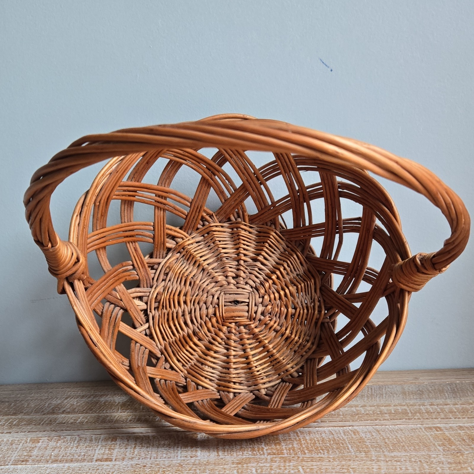 Basket Wicker Woven Harvest/Market Basket with Handle Farmhouse Decor. VTG