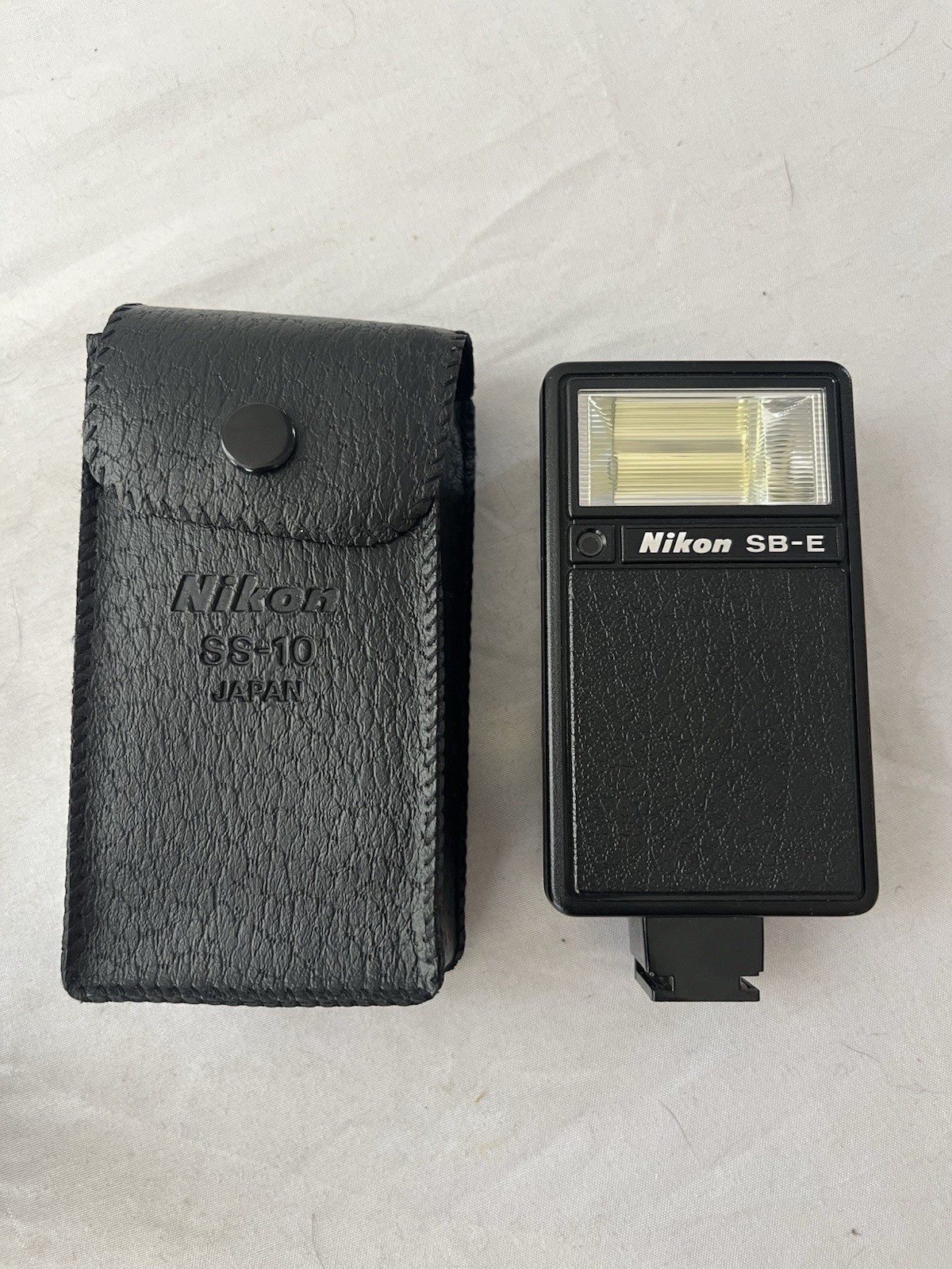 Nikon Speedlight SB-E Shoe Mount Xenon Flash for Nikon EM FE FM Excellent Cond