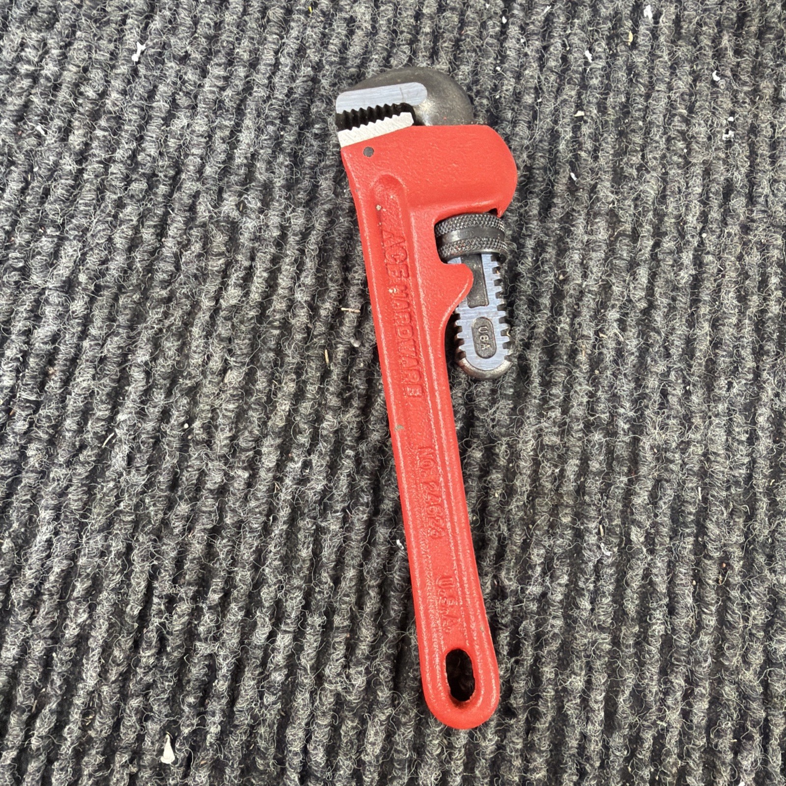 VINTAGE ACE HARDWARE 24523 8" PIPE WRENCH - MADE IN USA (k48)