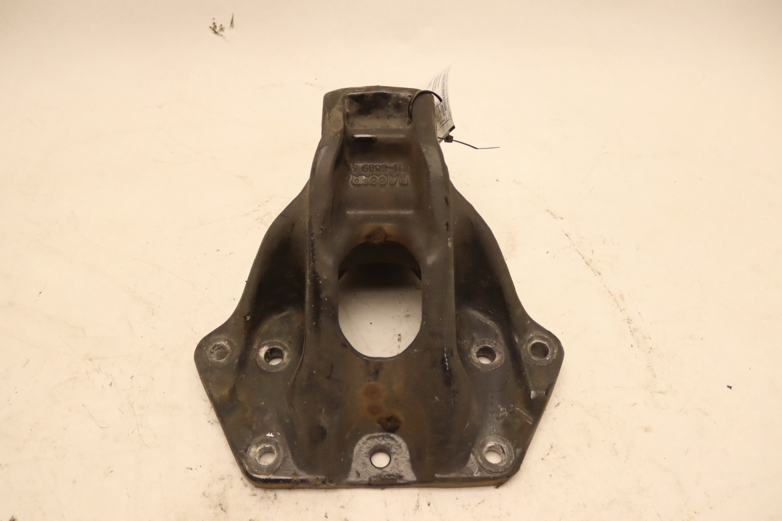 2018-23 PETERBILT 579 PACCAR SUSPENSION LEAF SPRING HANGER BRACKET C11-6089 OEM
