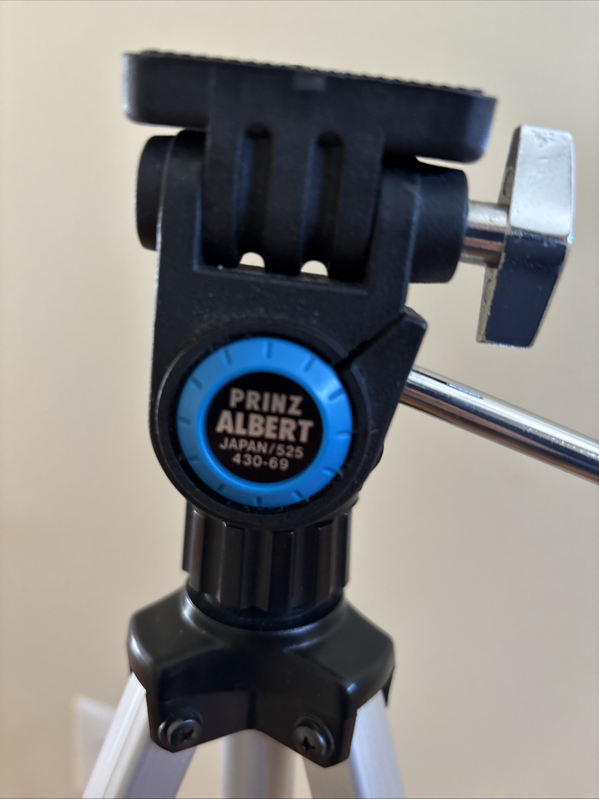 Prinz Albert Camera 43” Tripod Telescoping Pan Tilt Extendable Silver Japan