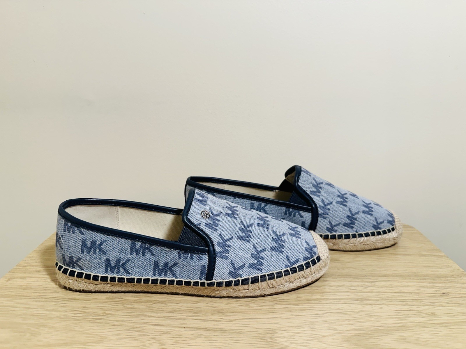 Michael Kors espadrille denim MK signature print slip on shoes blue NWOB size 8