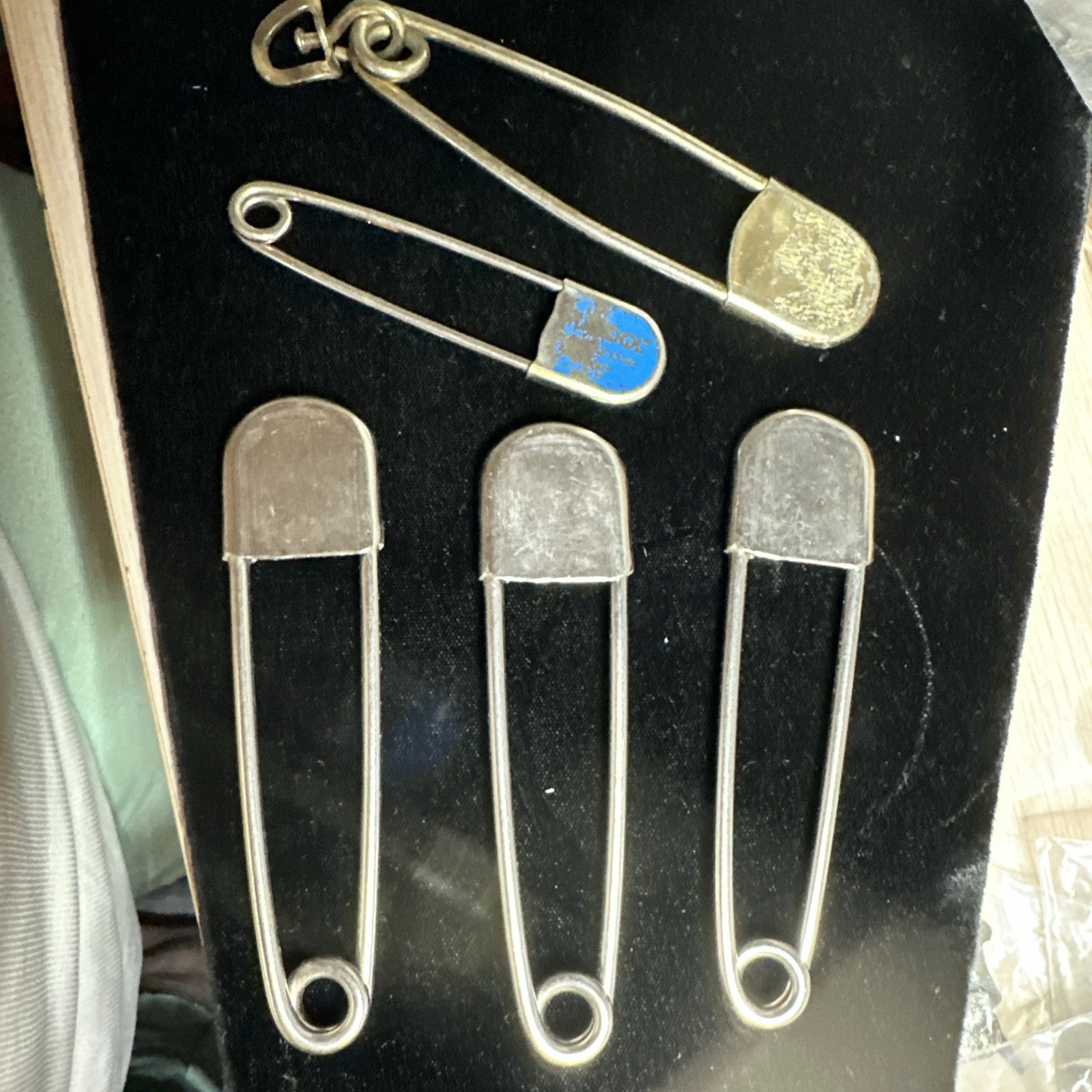 Vintage Large Laundry Pins From New York 5 Pieces