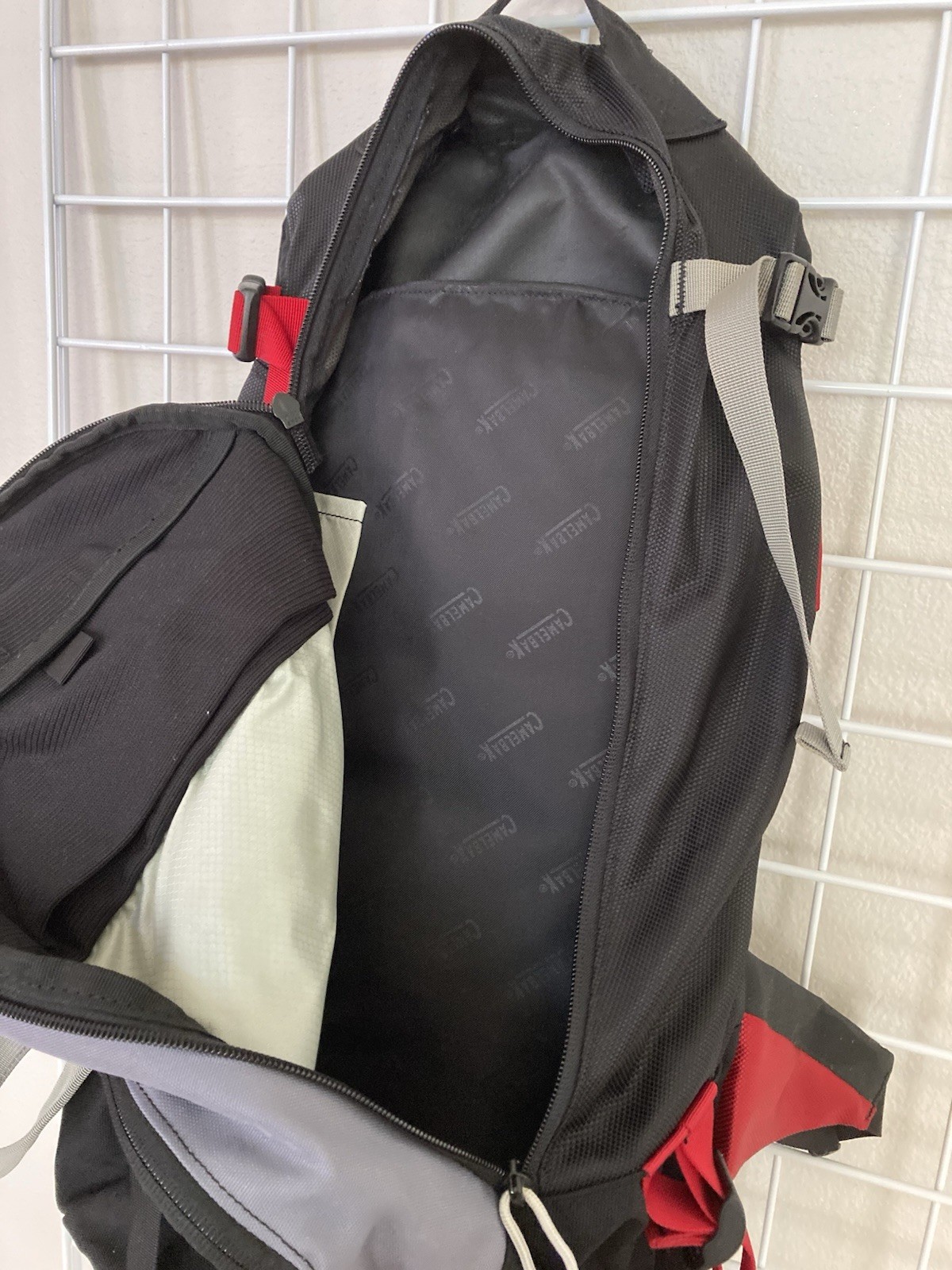 Camelbak Snobound Hydration Backpack 100 Ounce 3 Liter Bladder-New-Black-Red