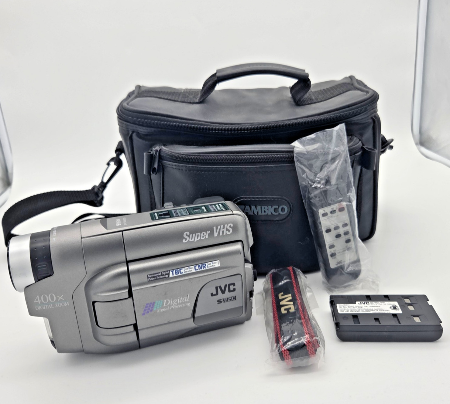 JVC Super VHS Compact Camcorder GR-SXM520U Bundle SVHSC - Untested