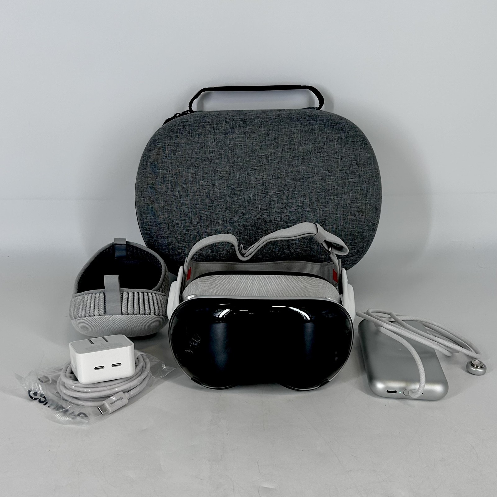 Apple Vision Pro VR Headset 512GB w/ Dual Loop Band-S/Light Seal-21W - Good