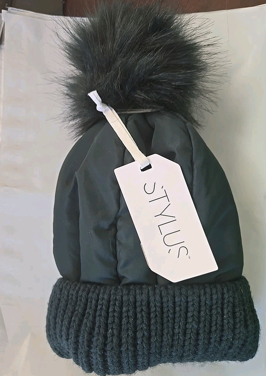 Stylus Deep Winter Green Gables Winter Hat Pom Fleece Lining NWT