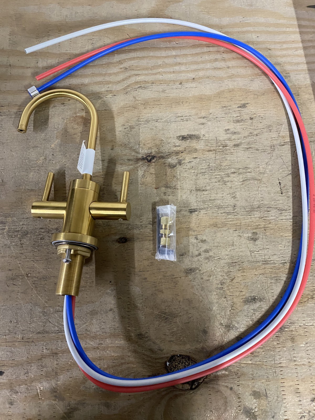 Newport Brass 106-24S East Linear 1.5 GPM Hot and Cold Water Dispenser *READ*