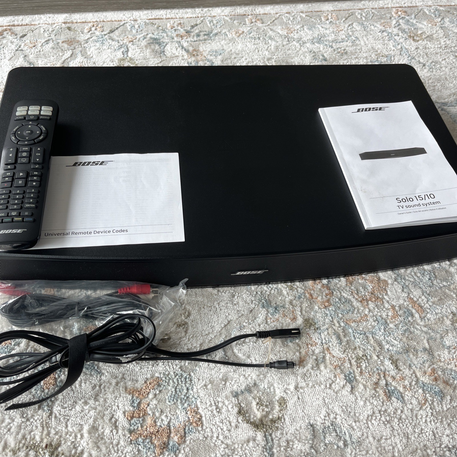 Bose Solo 15 TV Sound System Soundbase Model 416054 w/ Remote, Instructions