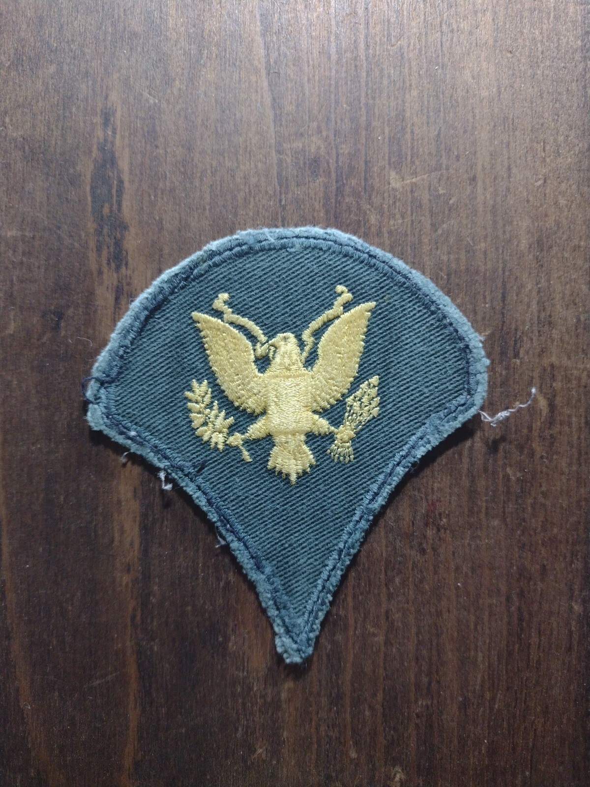 VtG U.S. Army Specialist 3rd Class E4 Patch Enlisted Rank Insignia Gold Eagle B