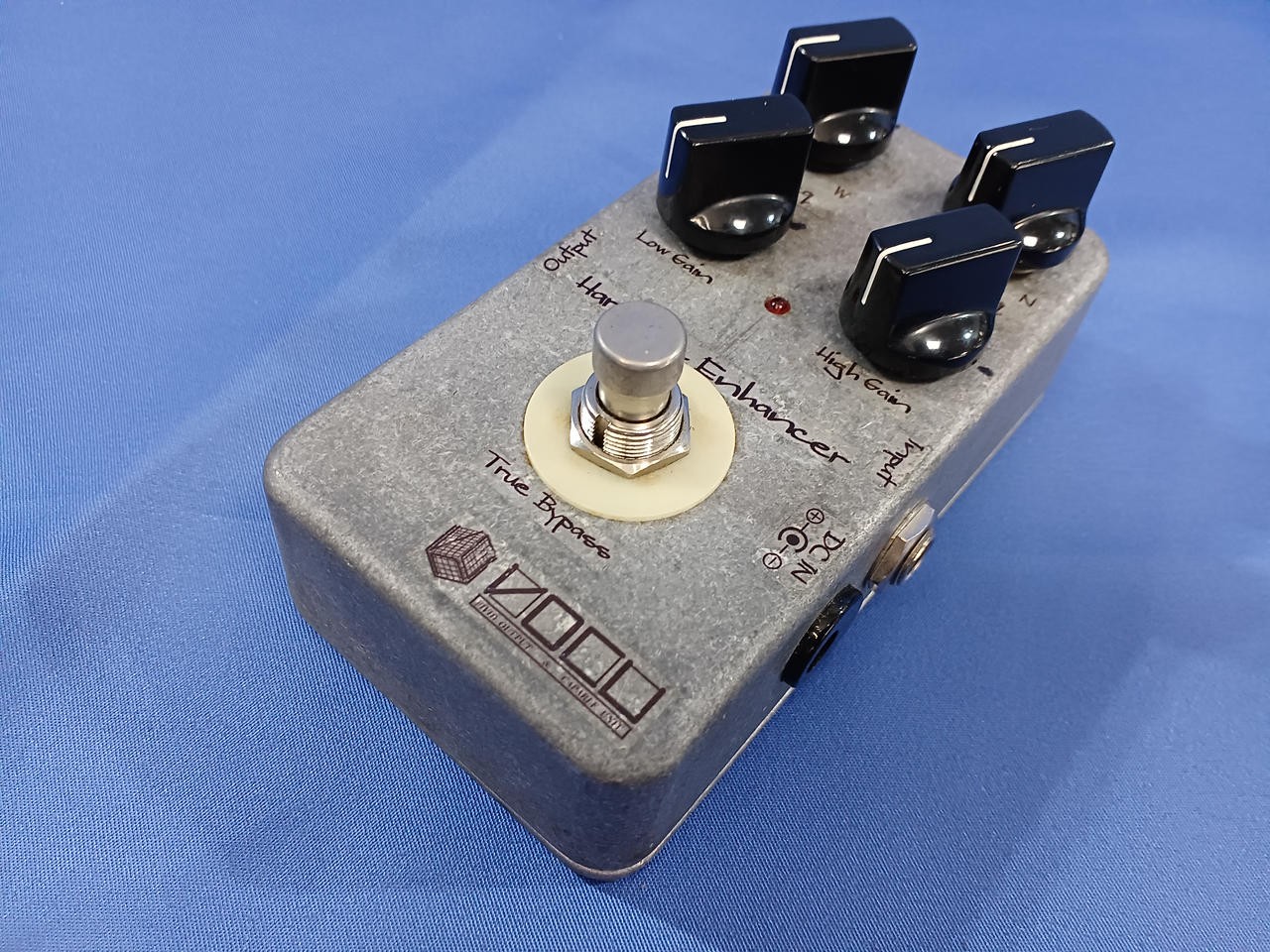 VOCU Magic Tone Room Harmonic Enhancer Audio Effect Pedal Used