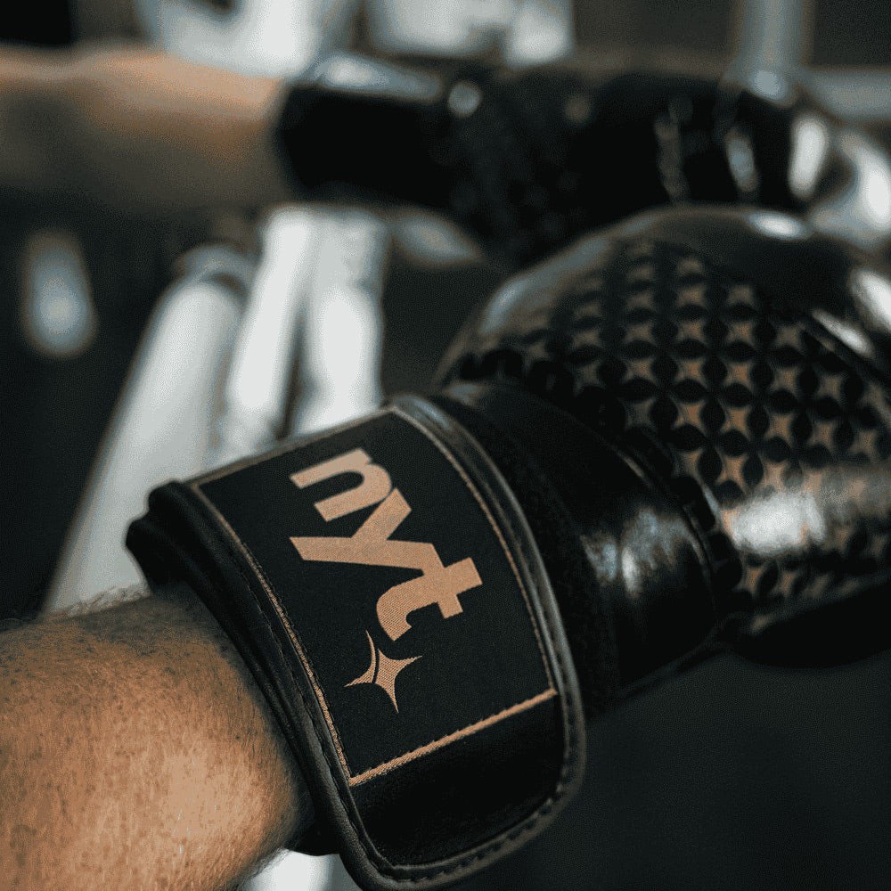 NYT Star Boxing Gloves Black/Sand
