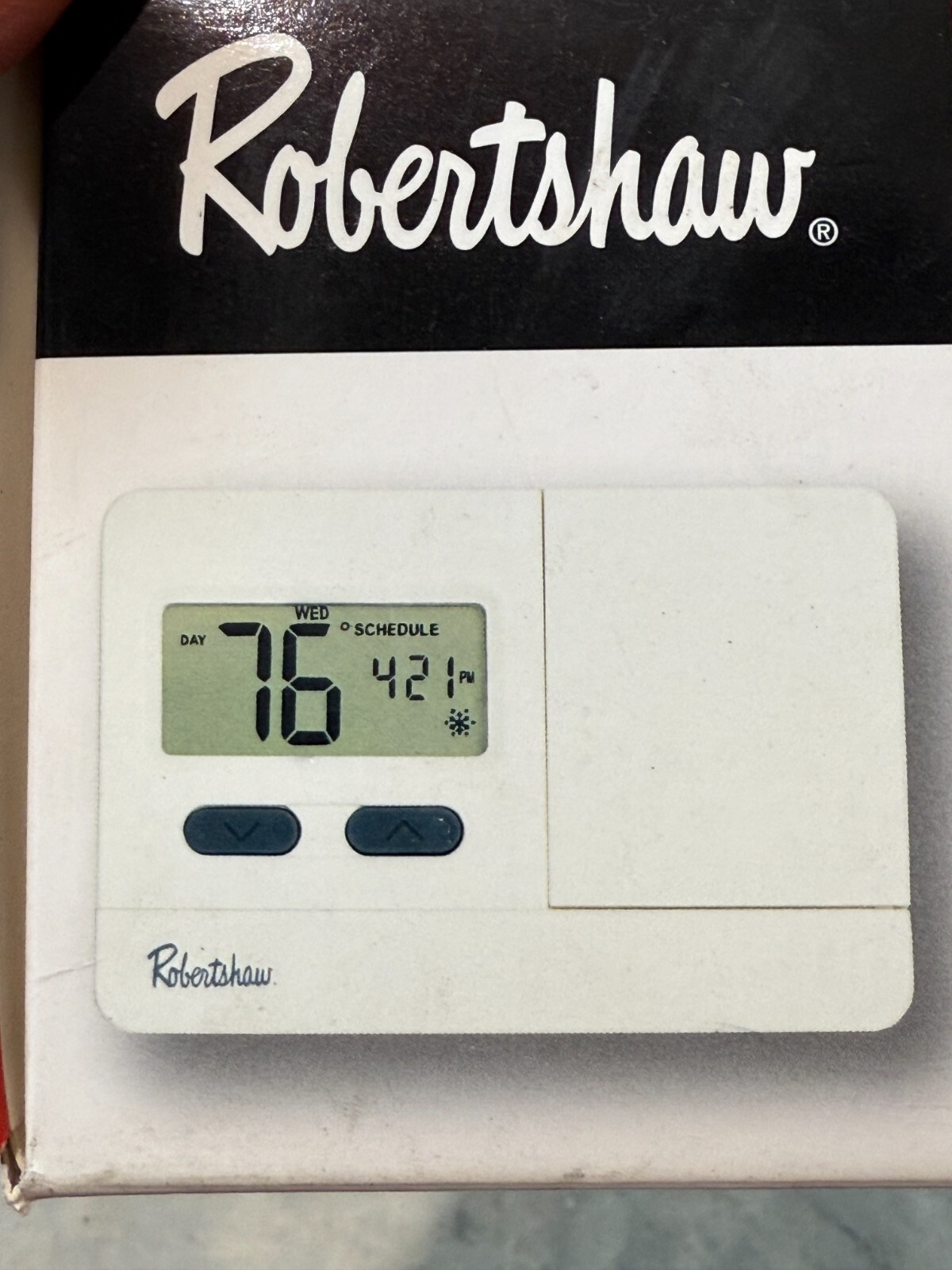 Robertshaw RS3110 Digital 5-2 Day Programmable Thermostat 1 Heat 1 Cool