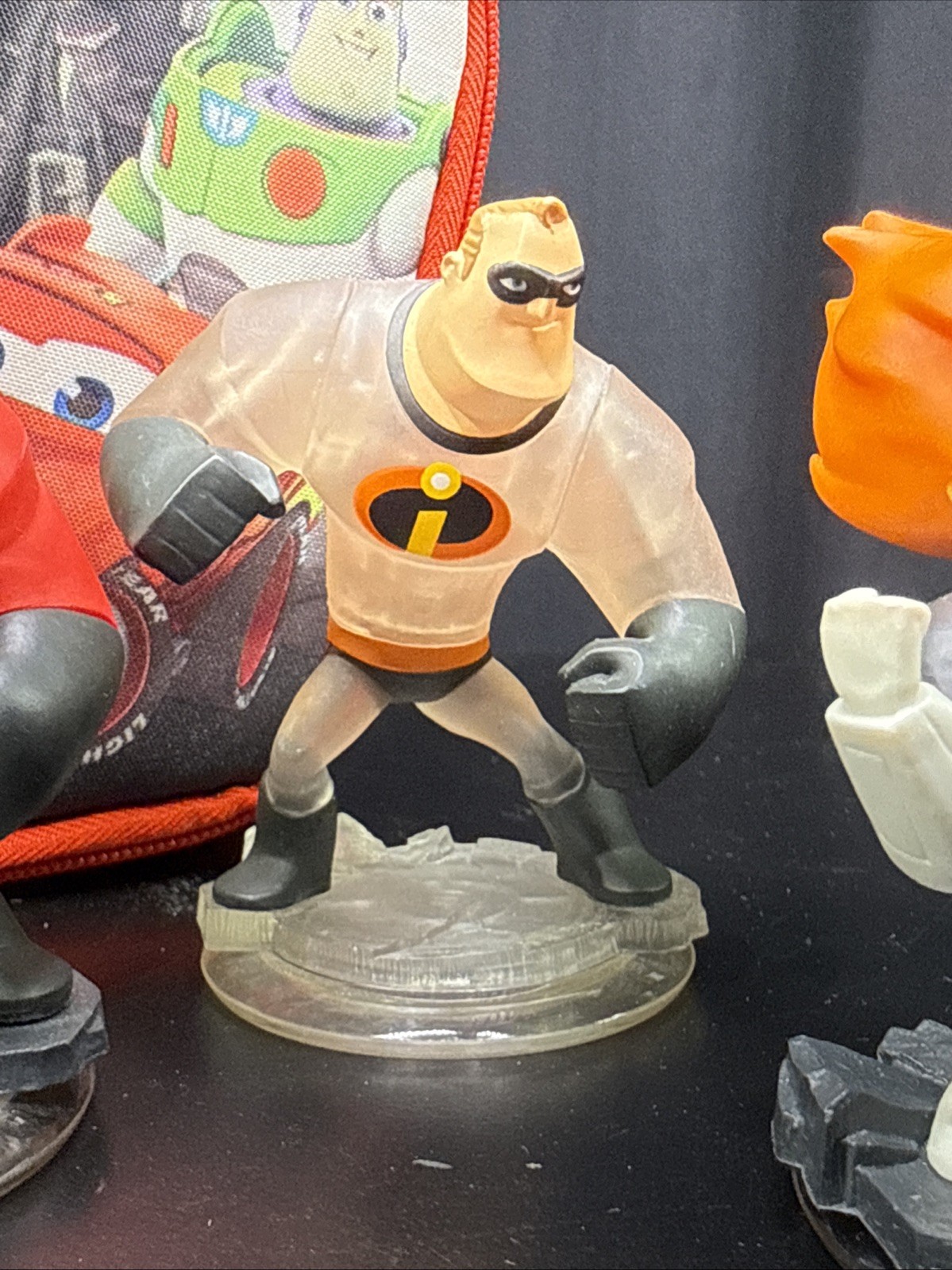 Disney Infinity Start 'N' Go Carrying Case w/ 7 Incredibles Figures