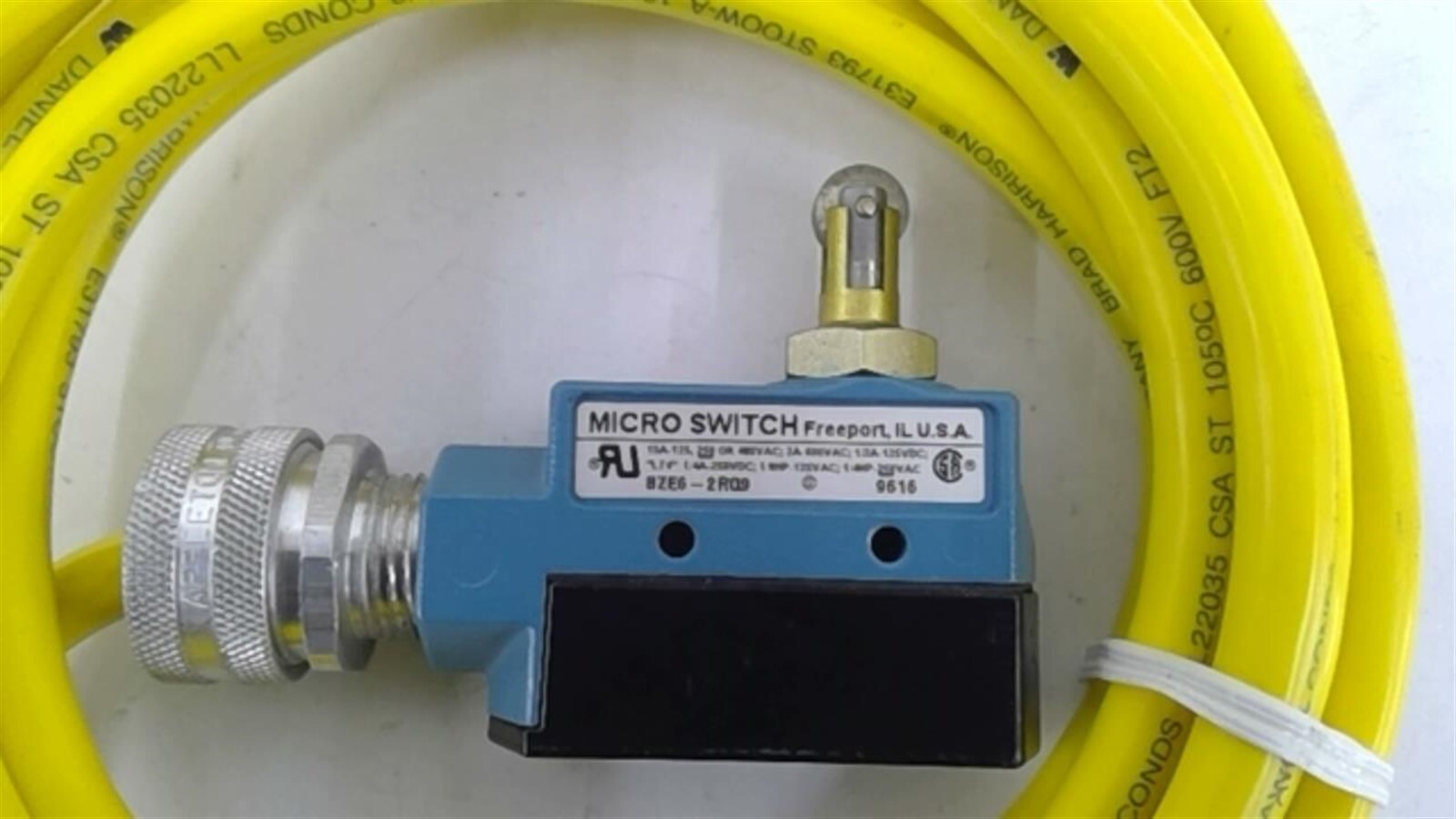 Micro-Switch BZE6-2RQP Limit Switch 15 Amp 480 Volts
