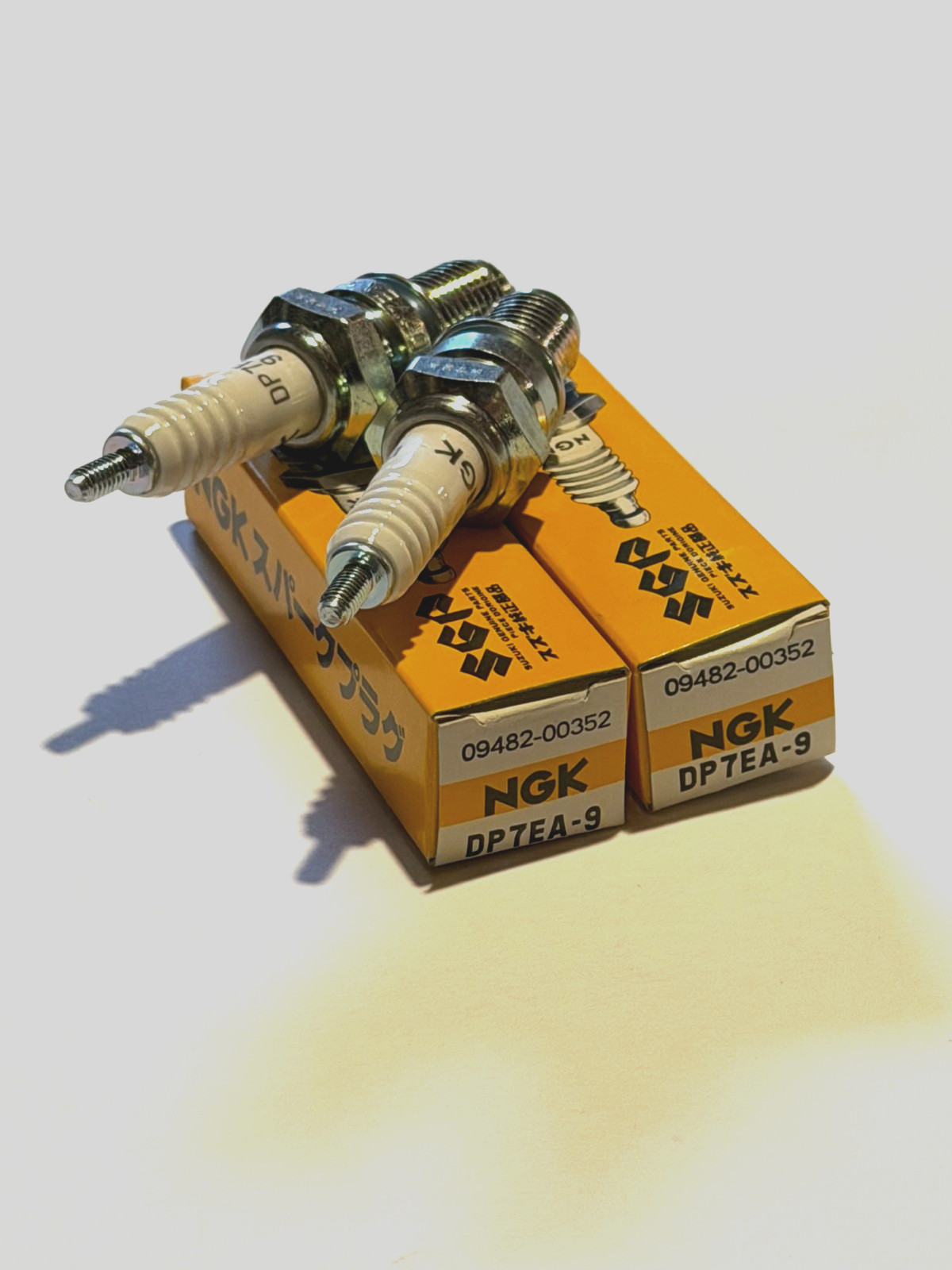 NEW NGK SGP SPARK PLUGS 5629 (QTY. 2) DP7EA-9 KAWASAKI SUZUKI YAMAHA VULCAN