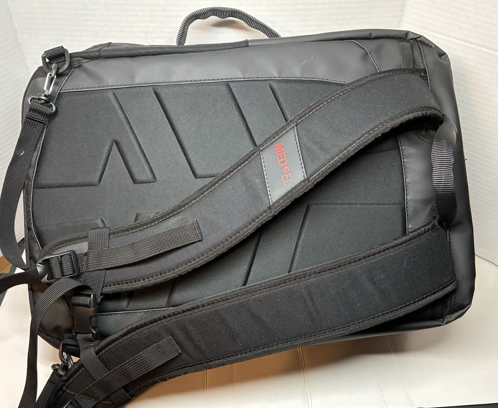 Backpack NWOT Kohla Restless 25L Black Multimedia Retractable Straps Side Handle