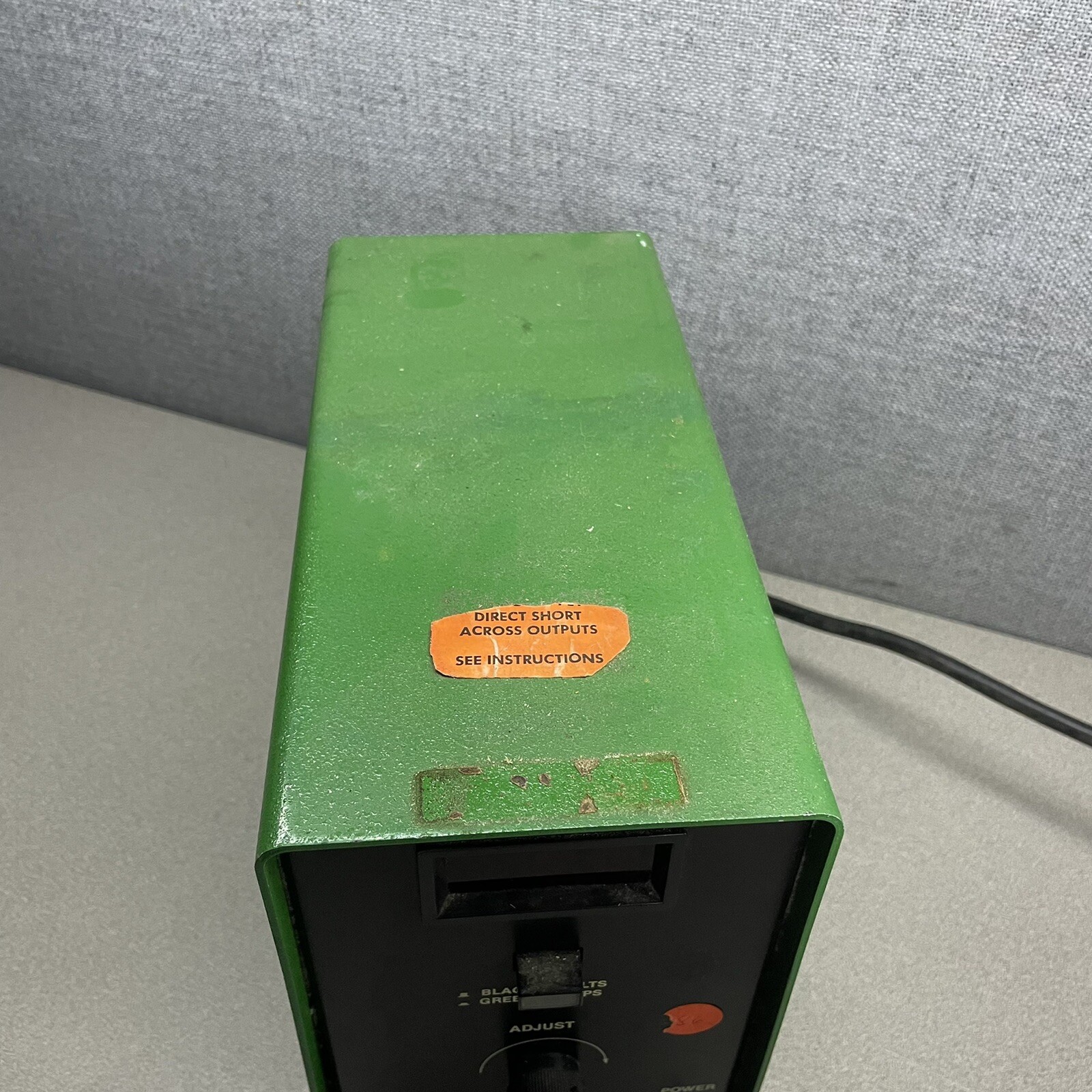 BIO-RAD MODEL 250/2.5 POWER SUPPLY - Powers On - Untested