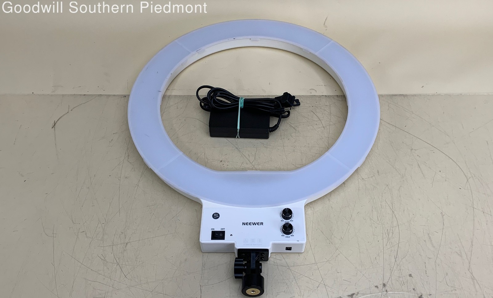 Neewer 19" Ring Light - No Stand - Tested