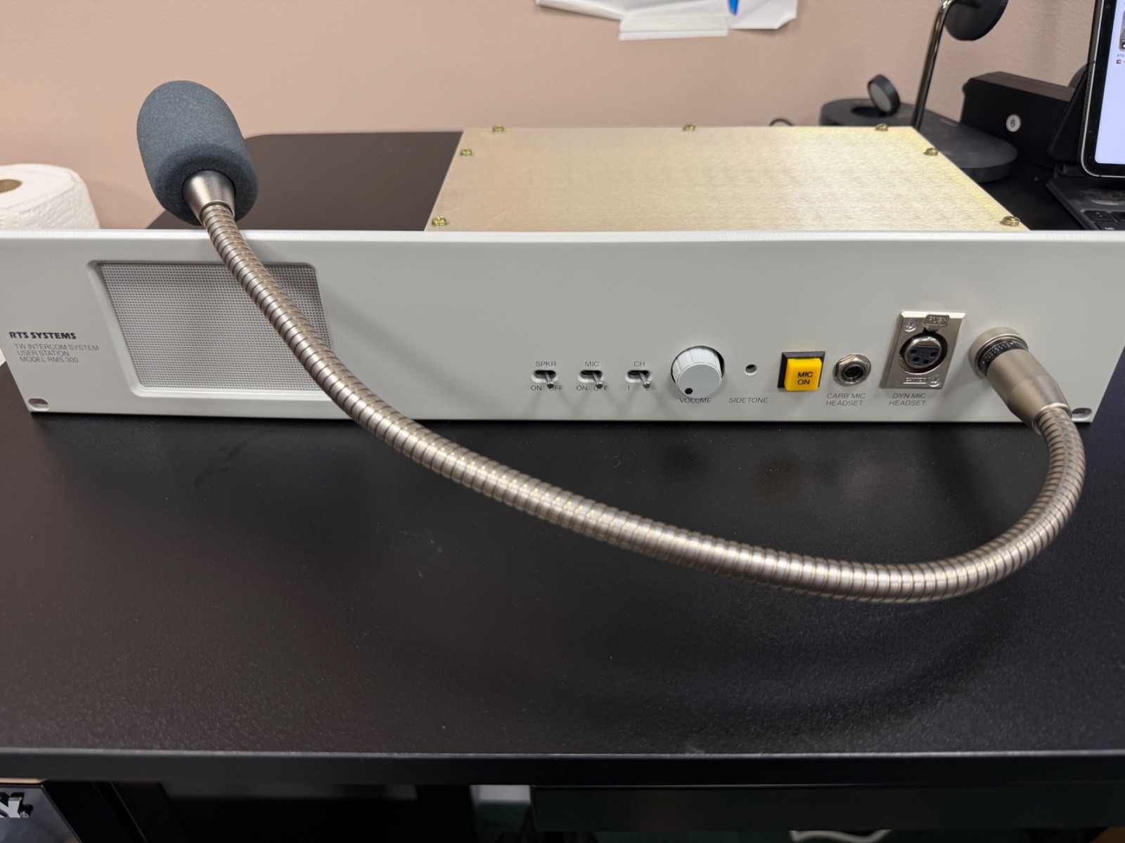 RTS RMS 300 Rack Mount Station