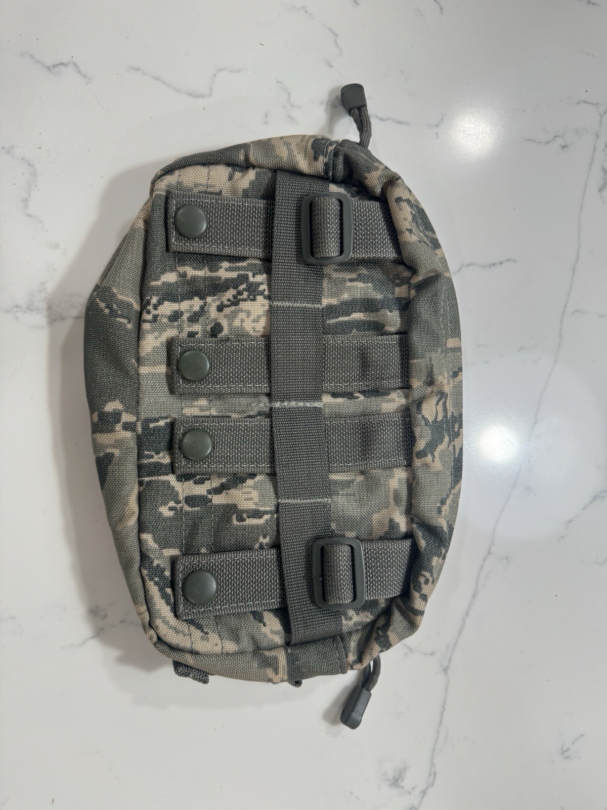 Small Camo Military Bag With Snaps On The Sides