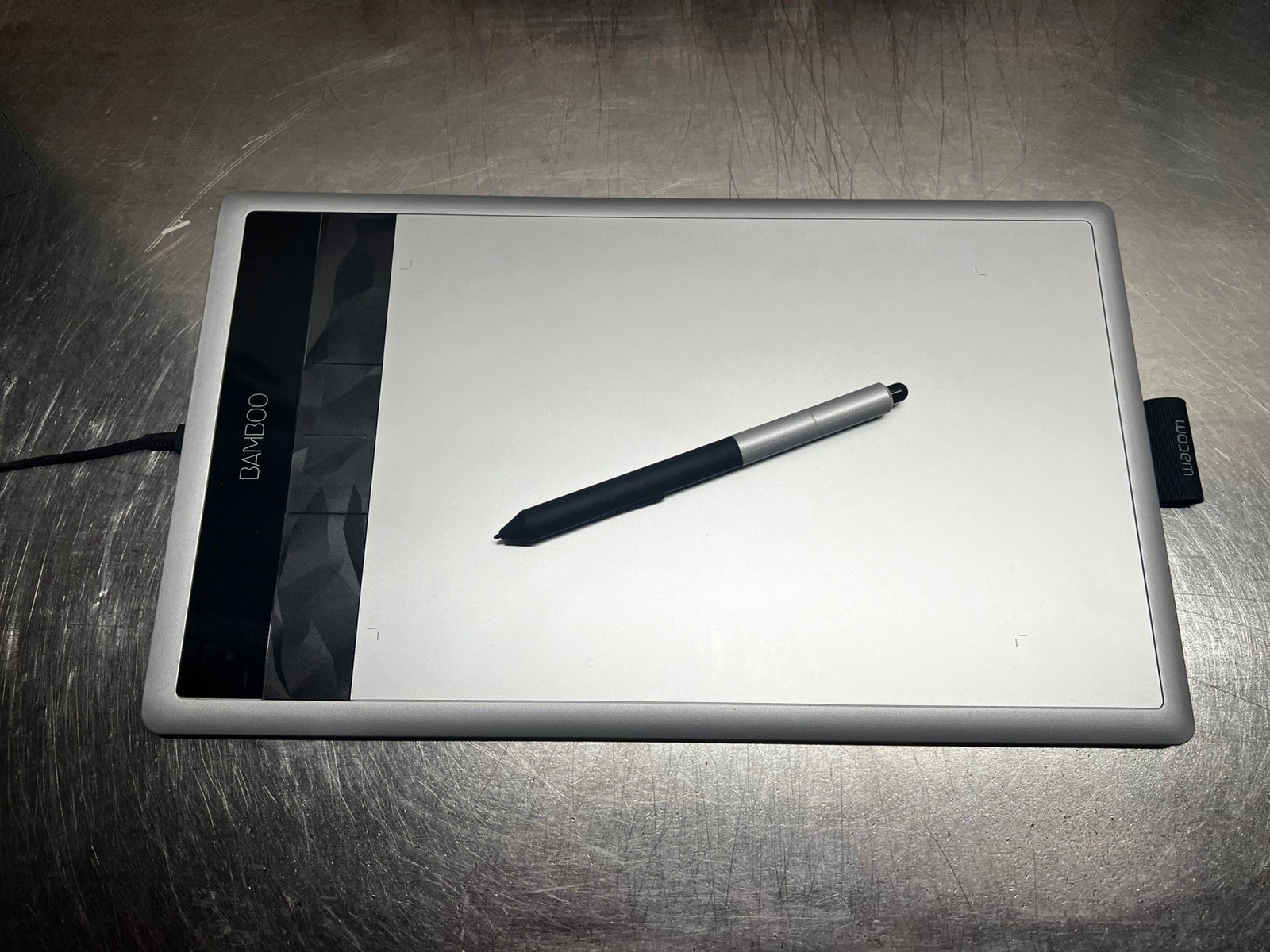 Wacom Bamboo Digital Drawing Tablet CTH-670 with Pen and Cord +wireless kit
