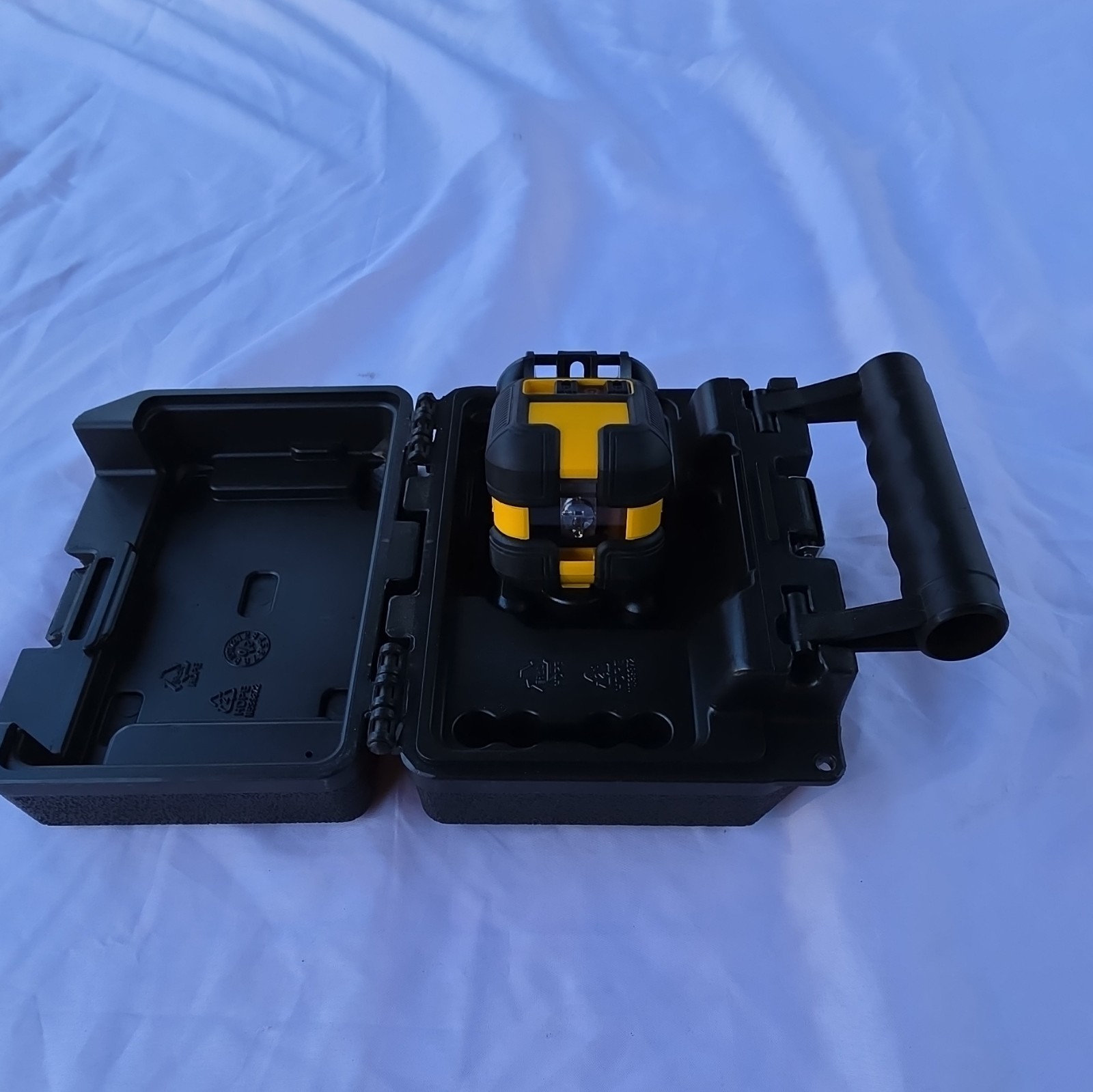 DEWALT DW088 Self-Leveling Laser Level Yellow/Black with Hard Carry Case