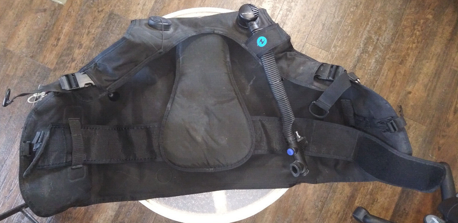 US Divers Aqualung Wave BCD w/ integrated back pack good condition men's LGE