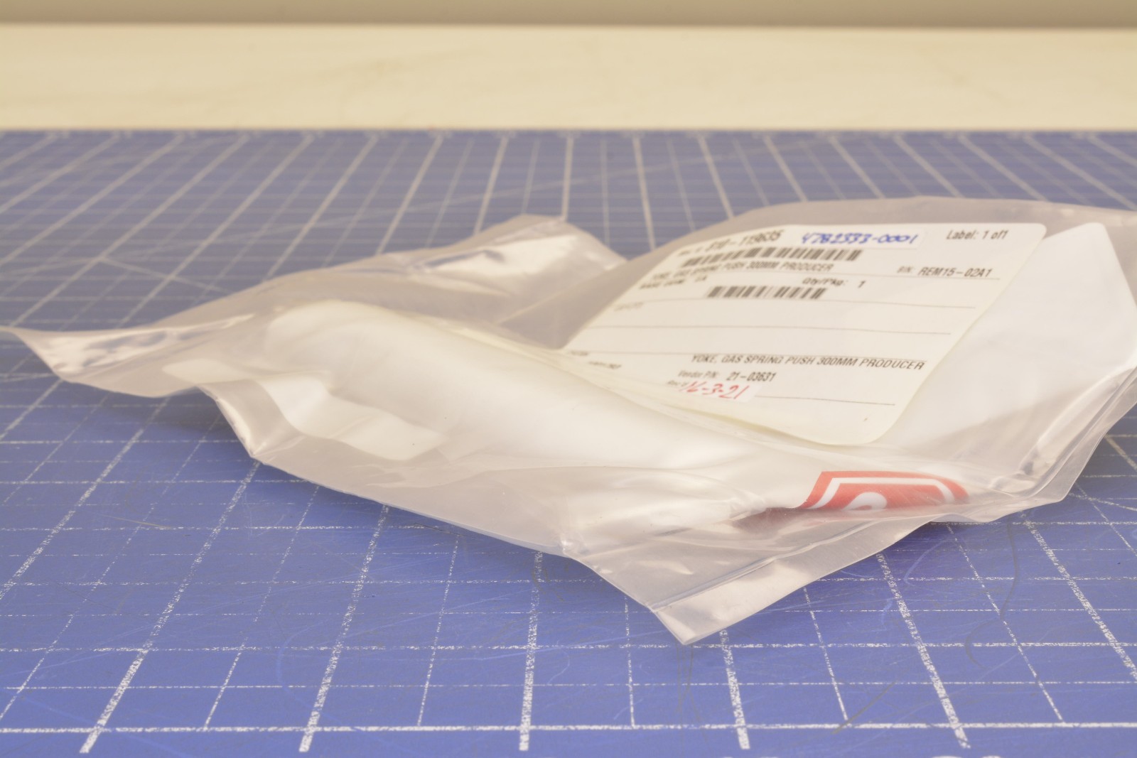 0021-03631 / YOKE GAS SPRING, PUSH 300MM PRODUCER / APPLIED MATERIALS AMAT