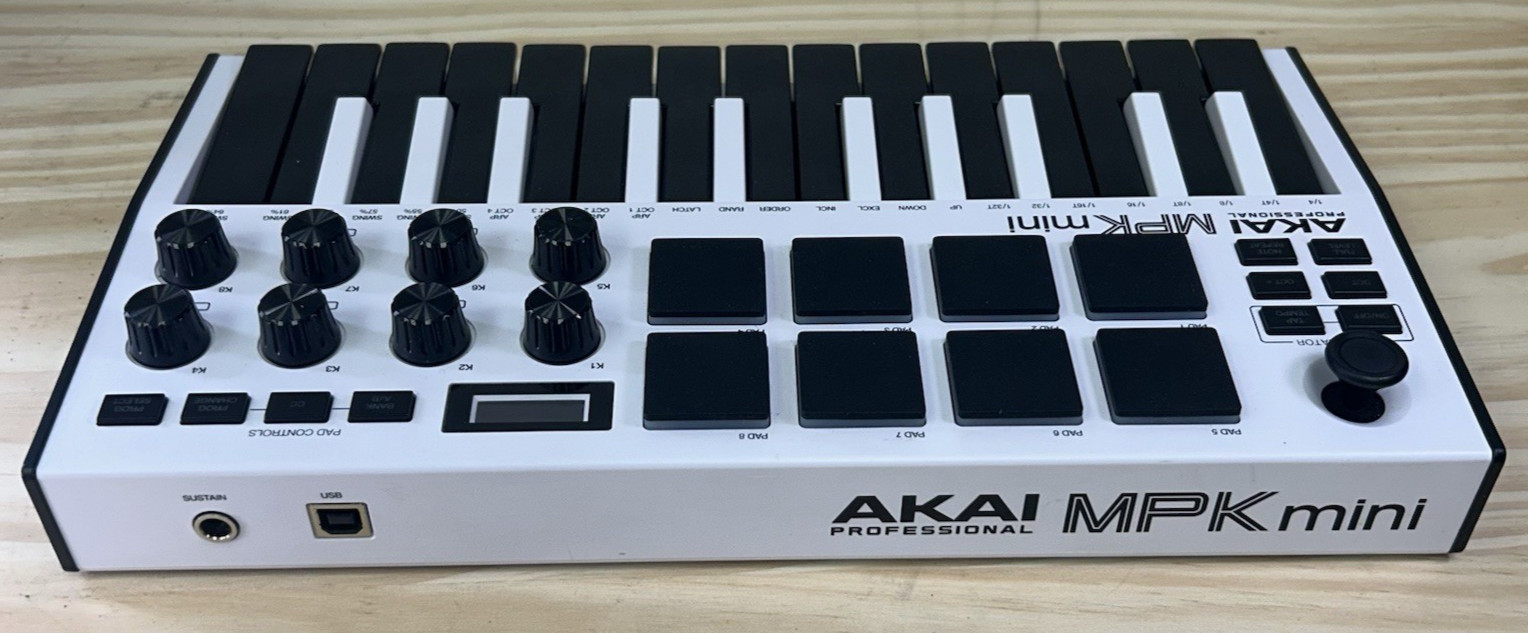 Akai MPK Mini Keyboard and Pad Controller (White) NO CABLES *USED*