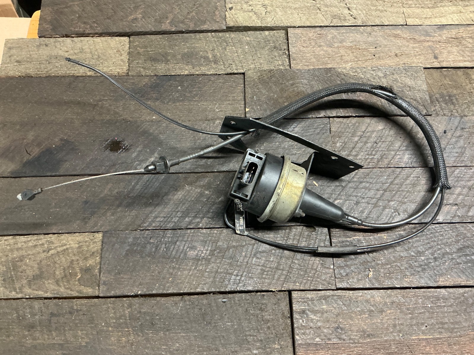 97-02 DODGE RAM 2500 3500 12v CUMMINS cruise control servo vacuum cable 52078323