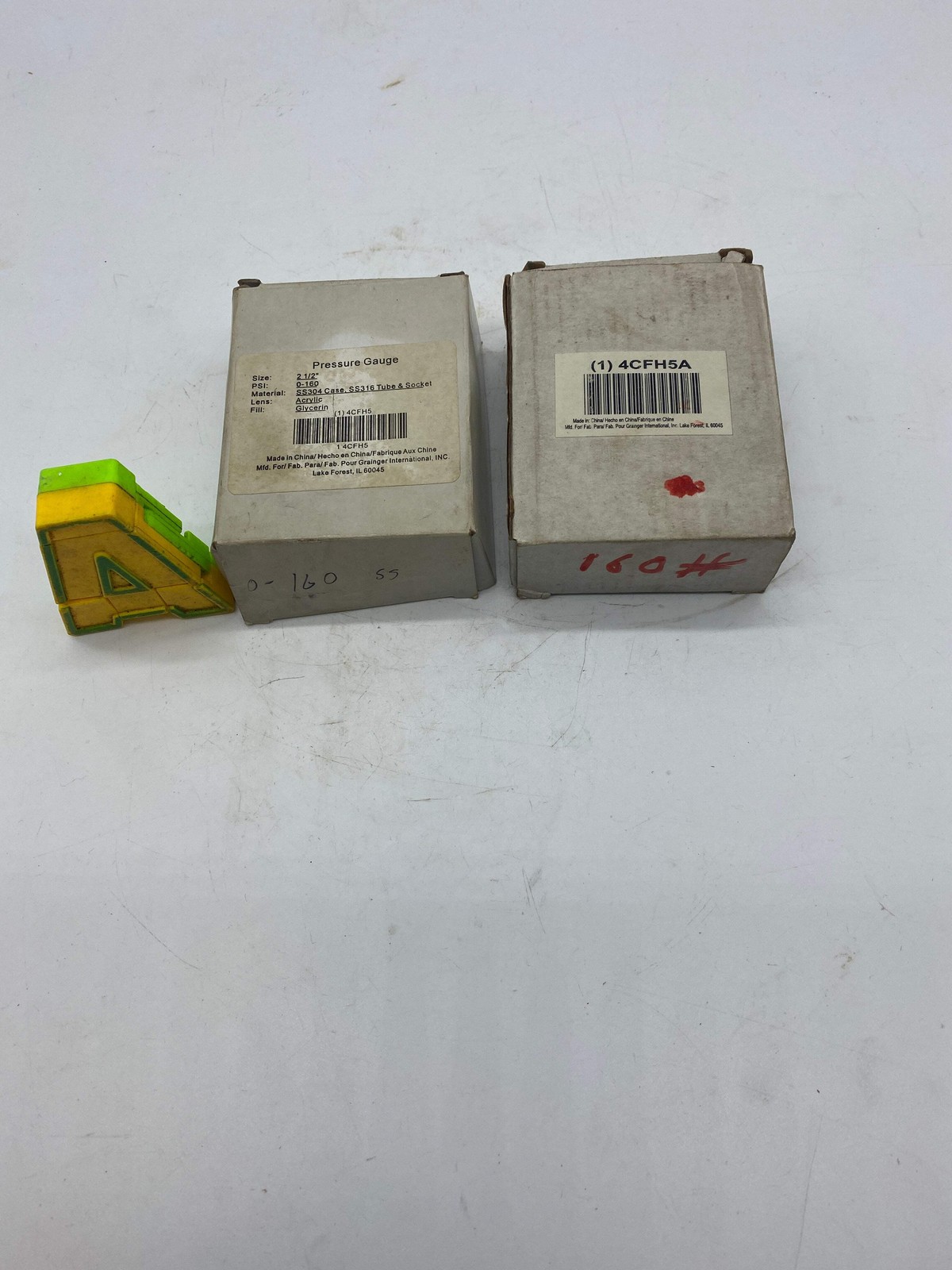 Grainger 4CFH5, 4CFH5A Pressure Gauge, 2-1/2", 0-160, 1/4" MNPT, SS *Lot of (2)