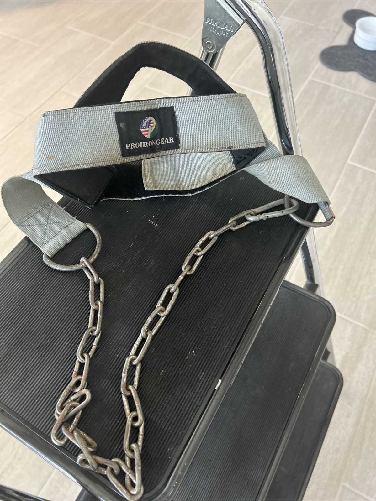Pro Iron Gear, Grey, Padded and Adjustable Neck Harness with Chain.