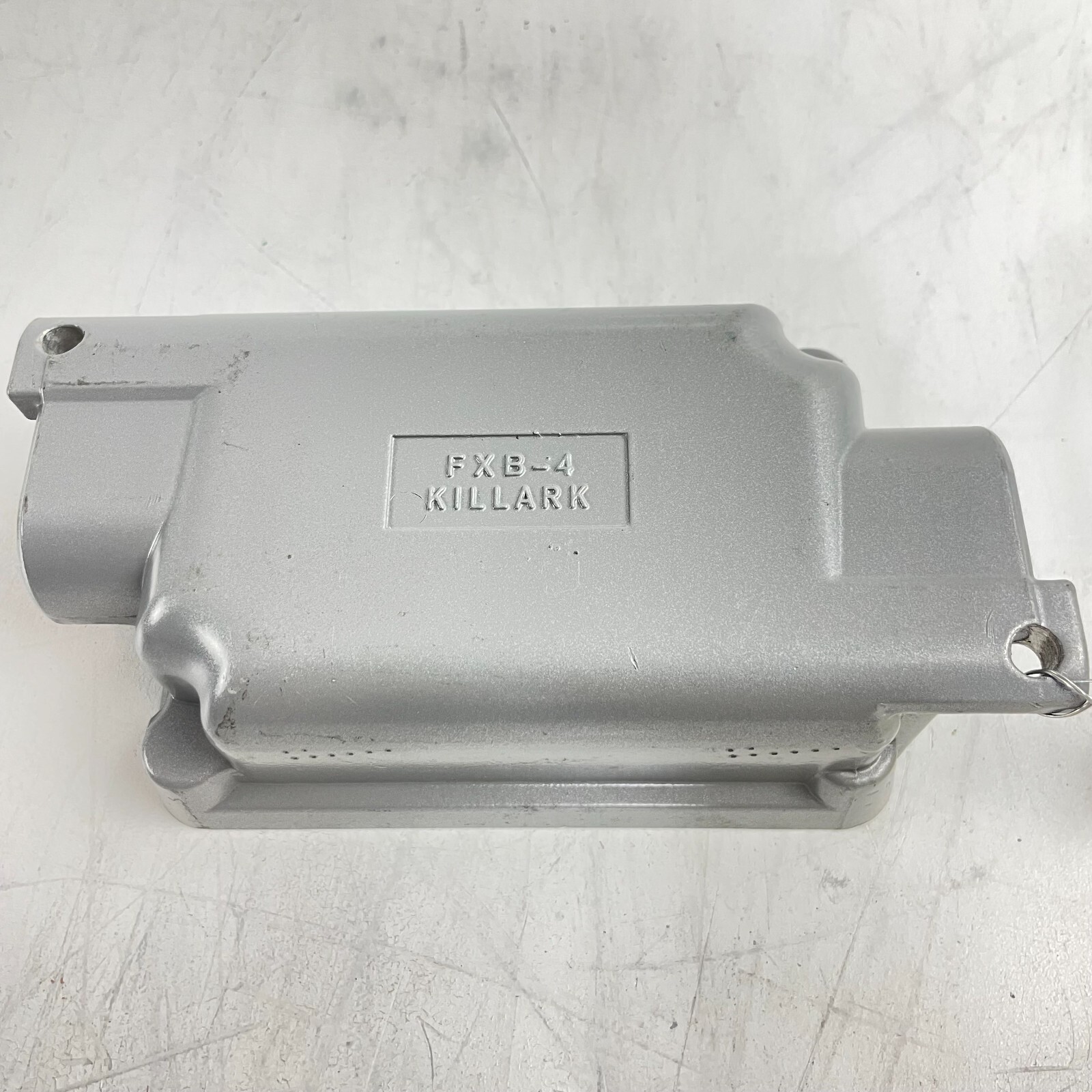 KILLARK FXB-4 EXPLOSION PROOF SPLICE BOX 1/2 INCH HUBS FEED THROUGH