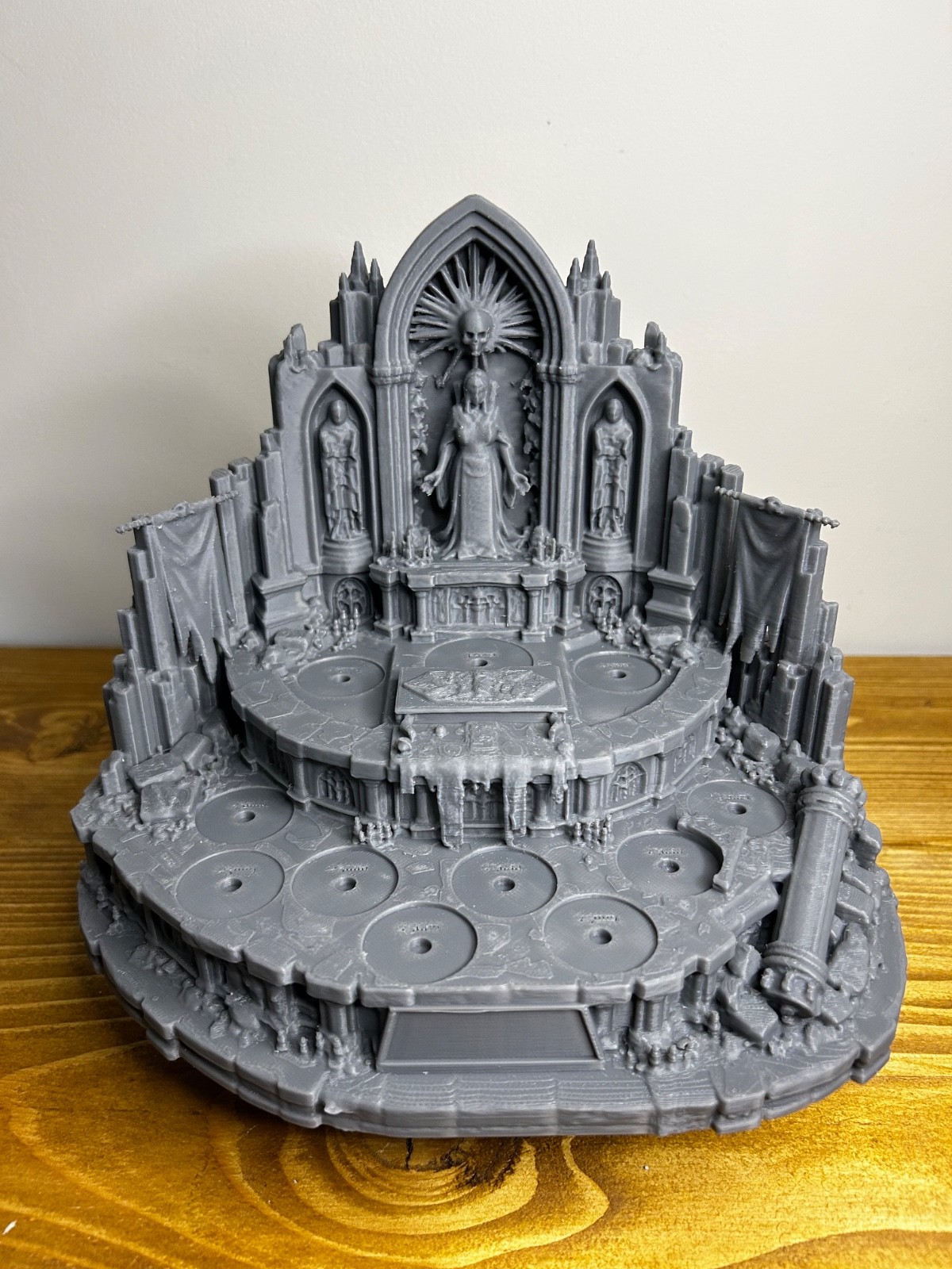 Saint's Vigil Display Stand,Display Base for 25-32mm Miniatures,Gothic Showcase