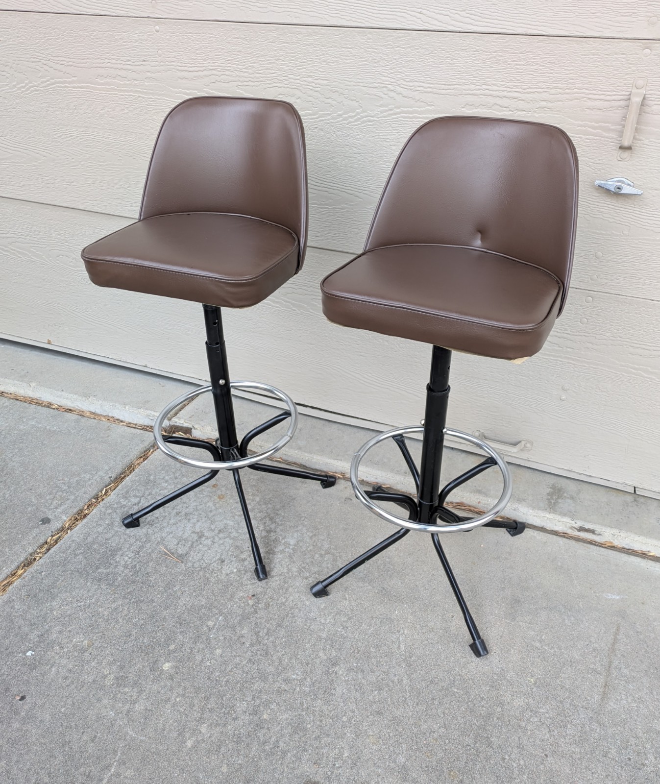 Vintage Pair of Mid Century Modern Atomic Swivel Bar Stools Vinyl & Metal