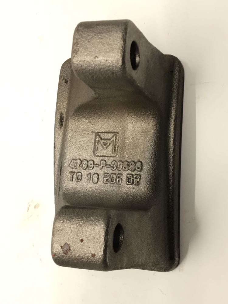 Meritor Torque Rod Bracket 4299P3968 (338-10257)