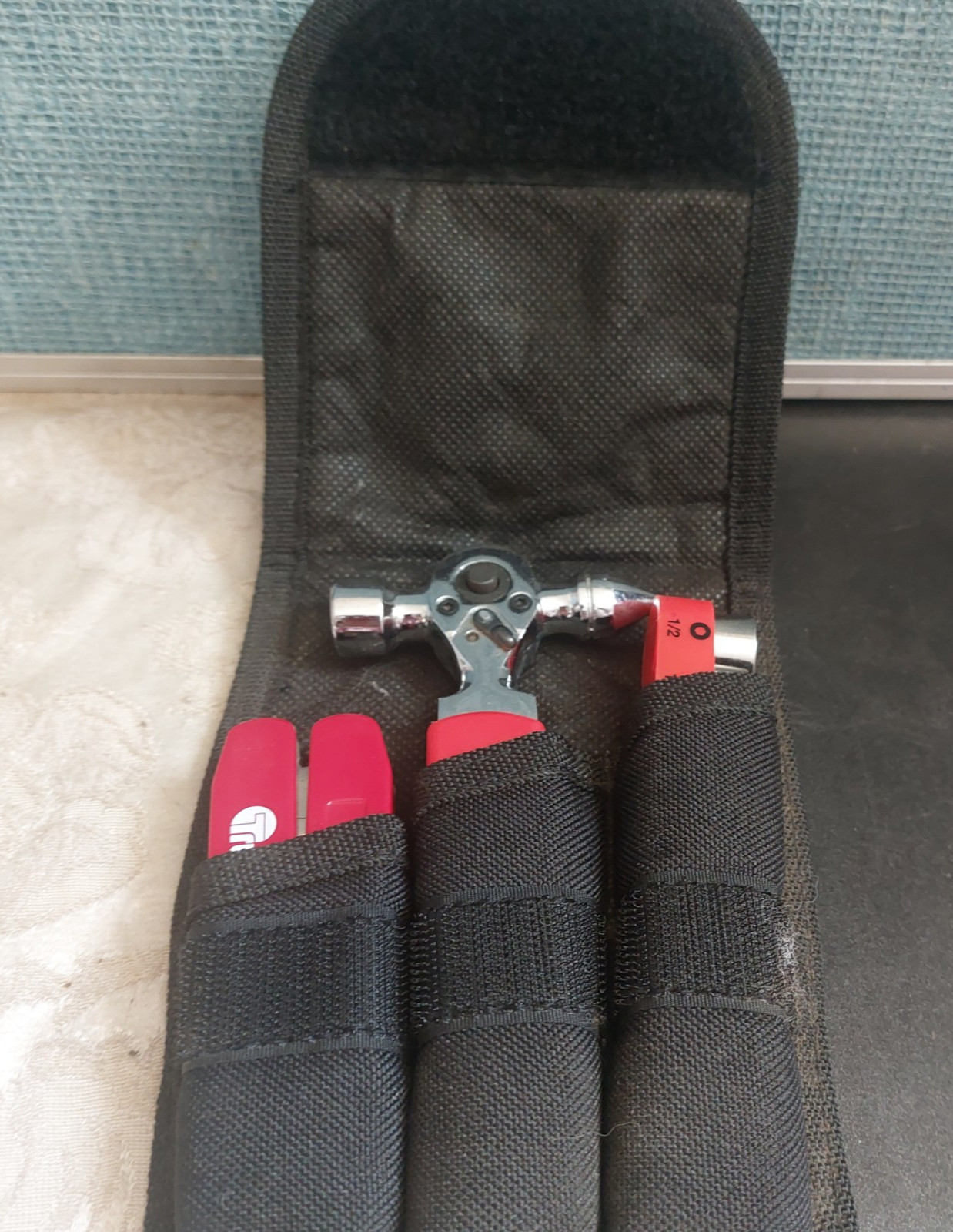 Mini Tool set with belt tool pouch Trucklite