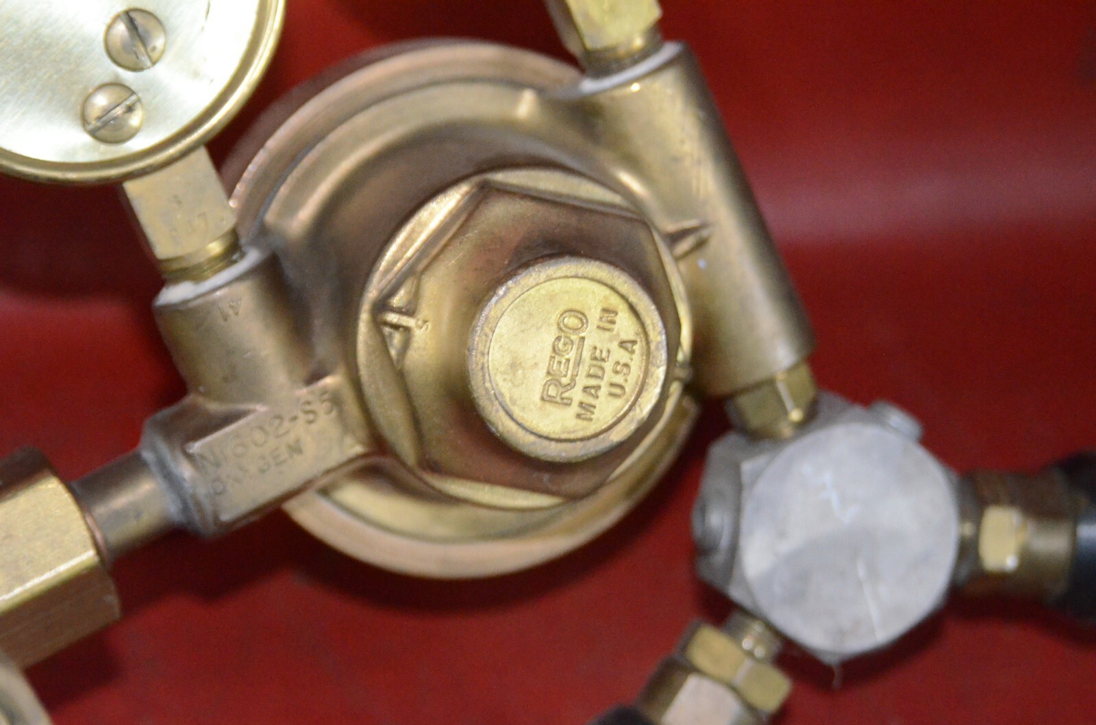 NCG Oxygen Regulator N1602 Gauges Supply Scott Splitter Disconnect Vtg Medical