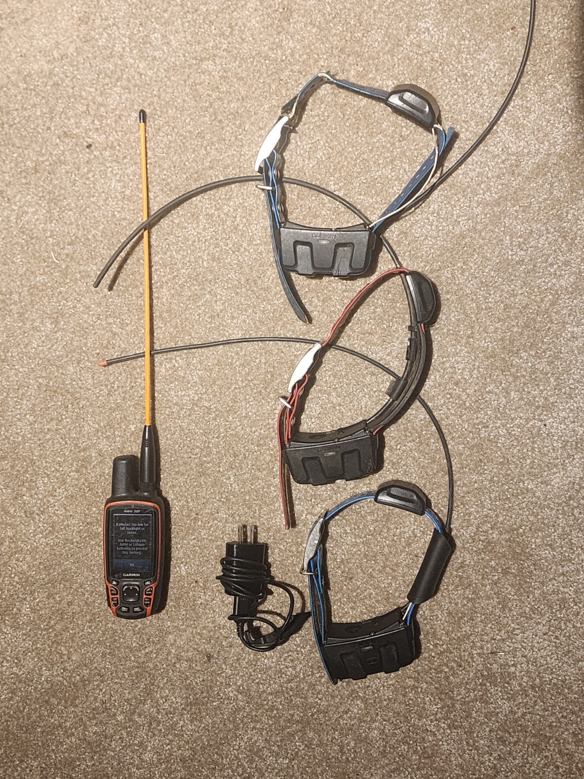 Garmin Astro 320 GPS Dog Tracking System w/ 3 DC50 Collars, Map Card