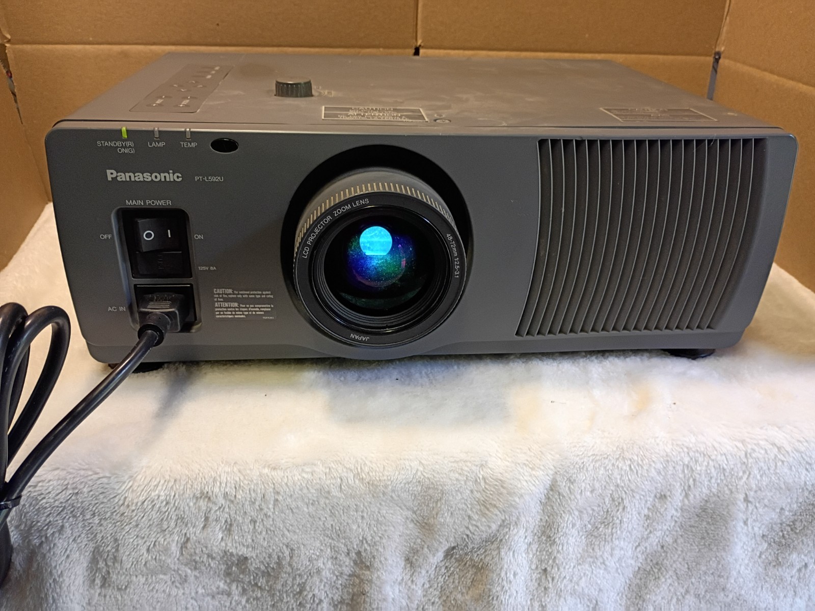 Panasonic PT-L595U LCD Projector - 1024x768, Tested ✓