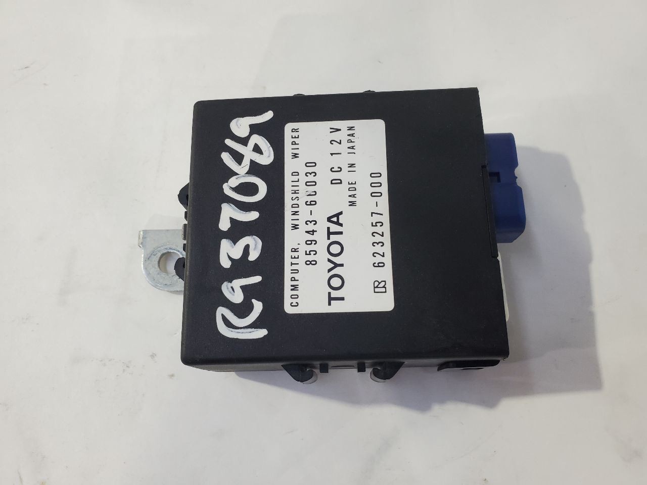2003 Lexus LX470 OEM Windshield Wiper Computer Module 85943-60030