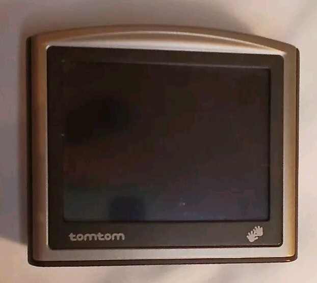 TomTom One New Edition GPS Bundle Automotive Mountable Preowned Tested, working