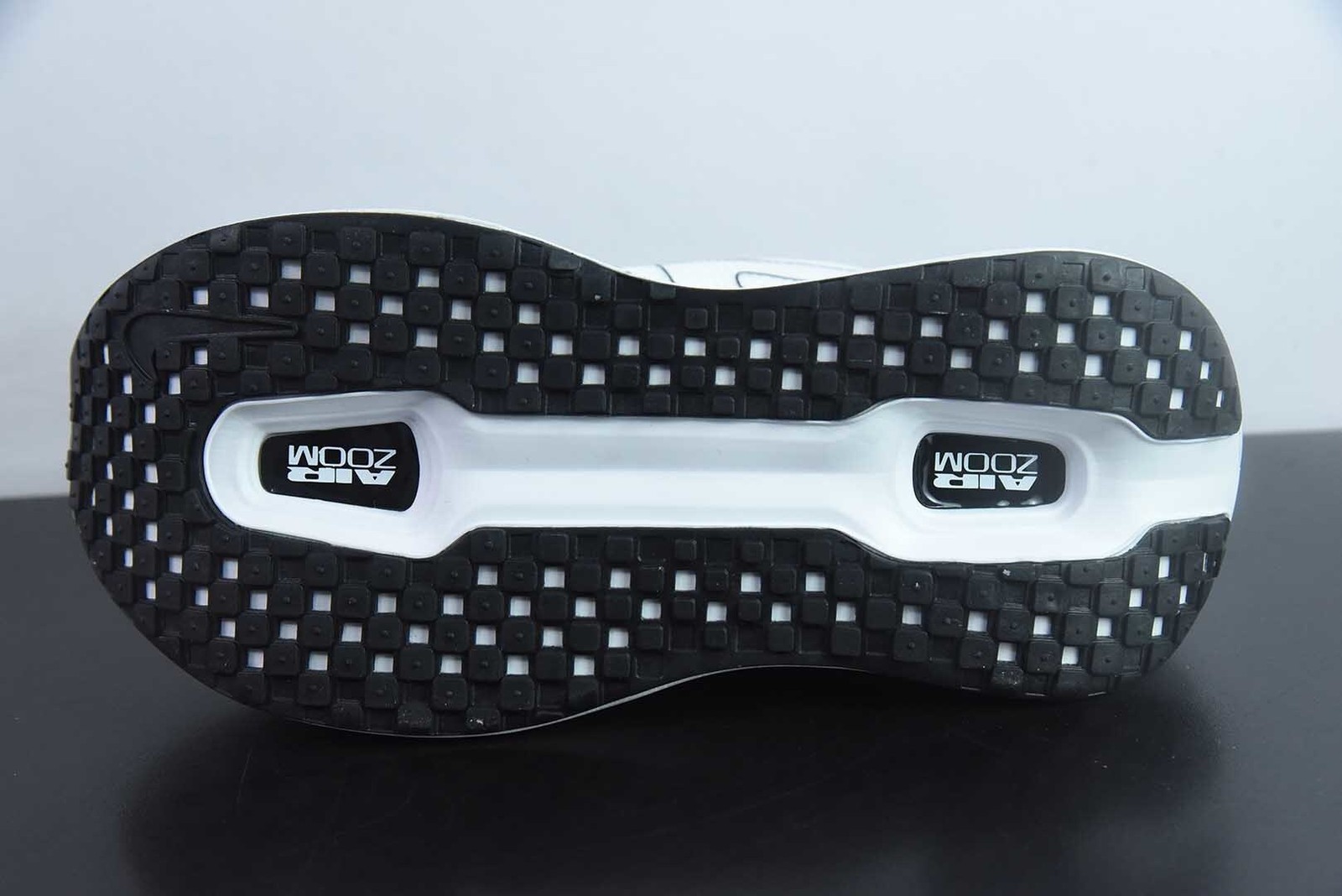FN8453-024 Nike Air Zoom Pegasus Premium White Black