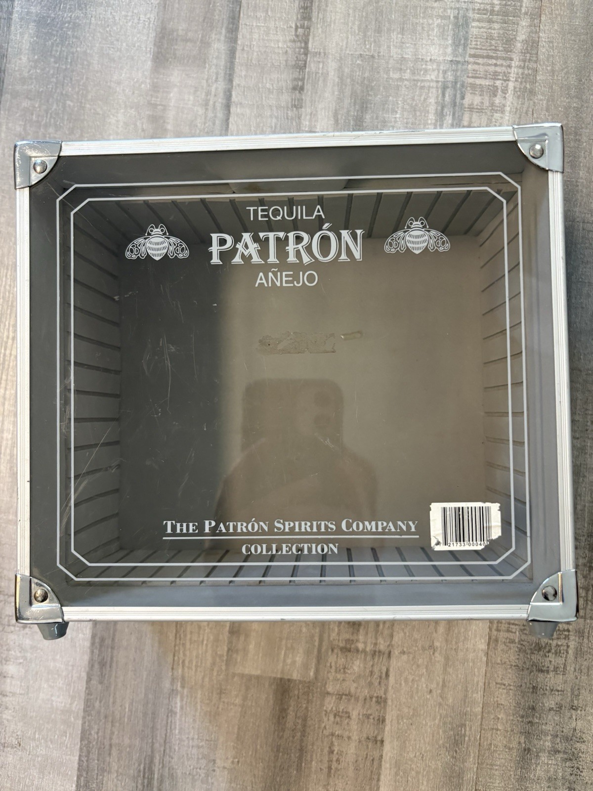 PATRON TEQUILA ANEJO CHROME SILVER CASE Well Made Toggle Lock