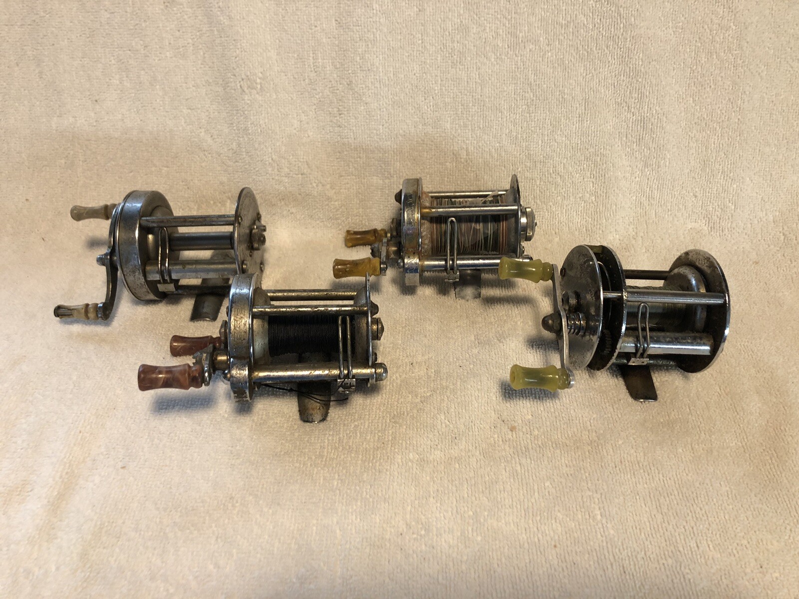 Vtg Lot Of 4 Fishing Reels:Pflueger, Hiawatha, Great Lakes