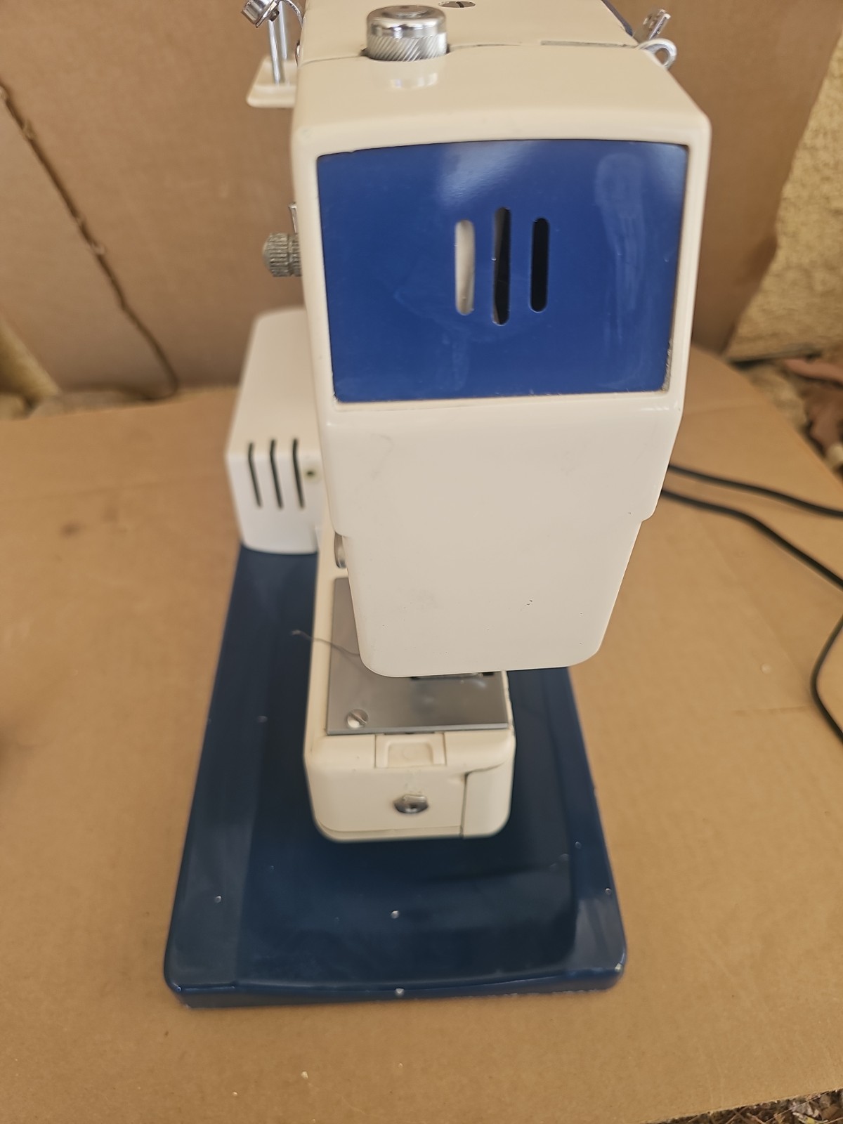 Elgin Sewing Machine Model M4400F